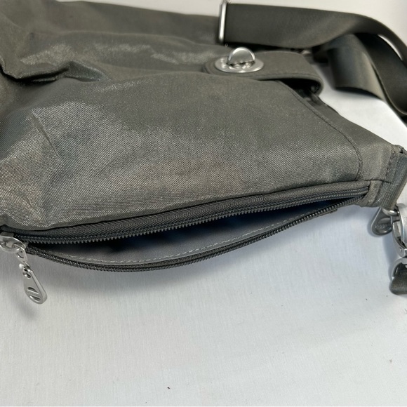 BAGGALLINI SORRENTO RFID HOBO BAG-BLUEFLY LIGHT GRAY - Picture 4 of 12